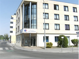 studio à la location -   33400  TALENCE, surface 18 m2 location studio - UBI475939802